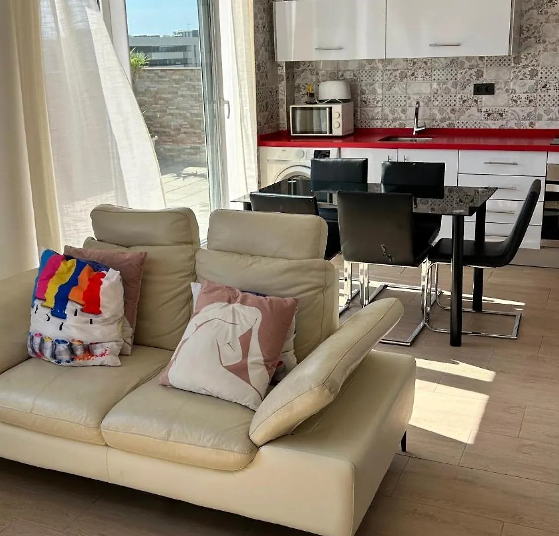 Rascacielos Atico Suites Malaga