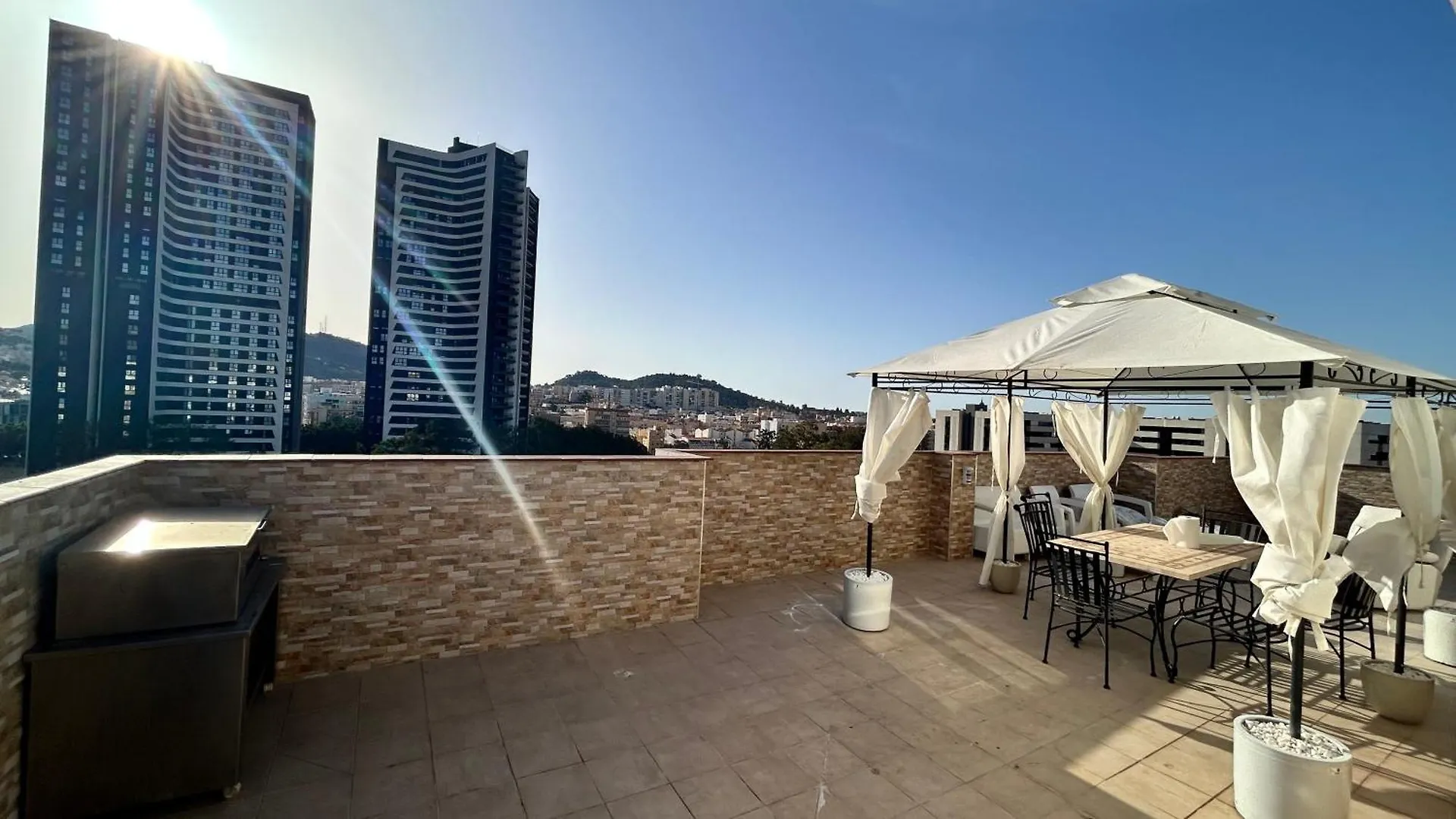 Apartment Rascacielos Atico Suites Malaga
