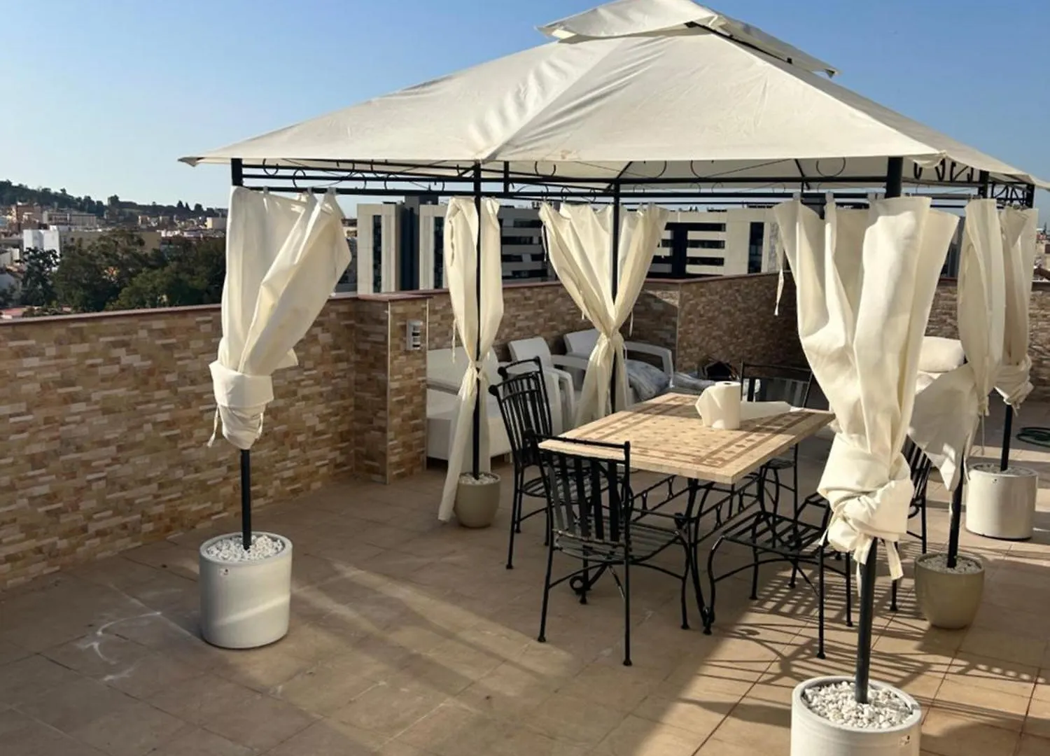 Rascacielos Atico Suites Malaga Apartment